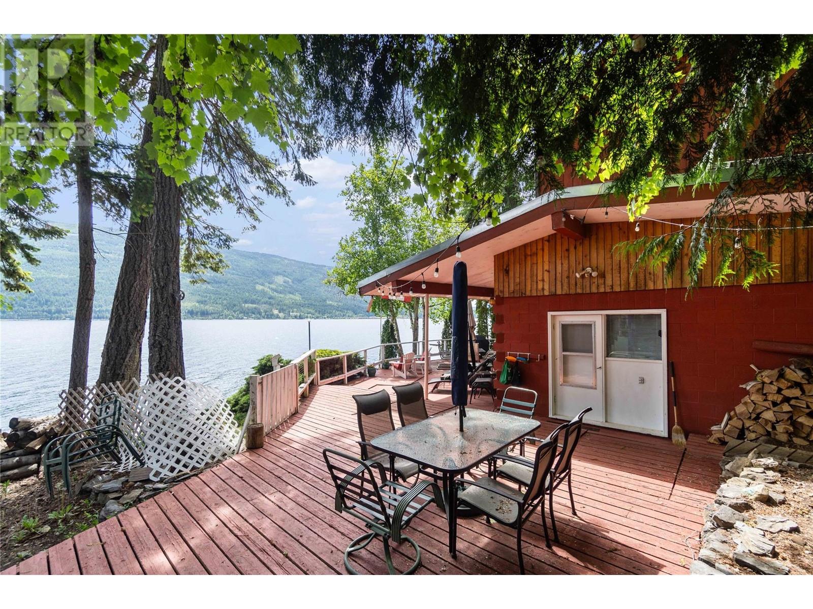 4750 Sunnybrae Canoe Point Road, Tappen