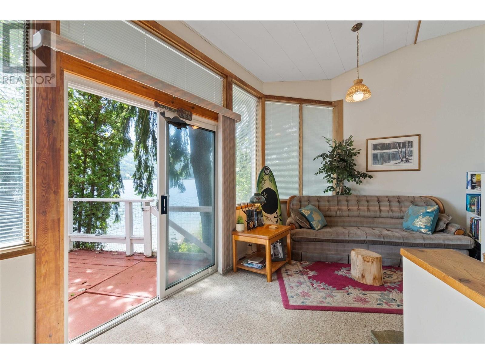4750 Sunnybrae Canoe Point Road, Tappen