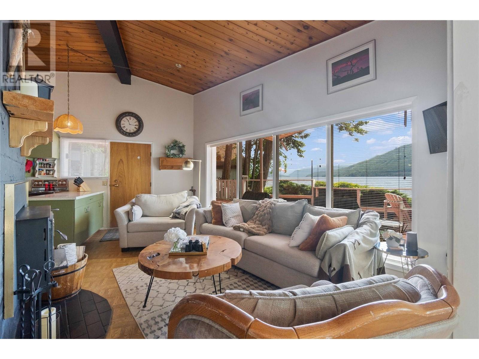 4750 Sunnybrae Canoe Point Road, Tappen