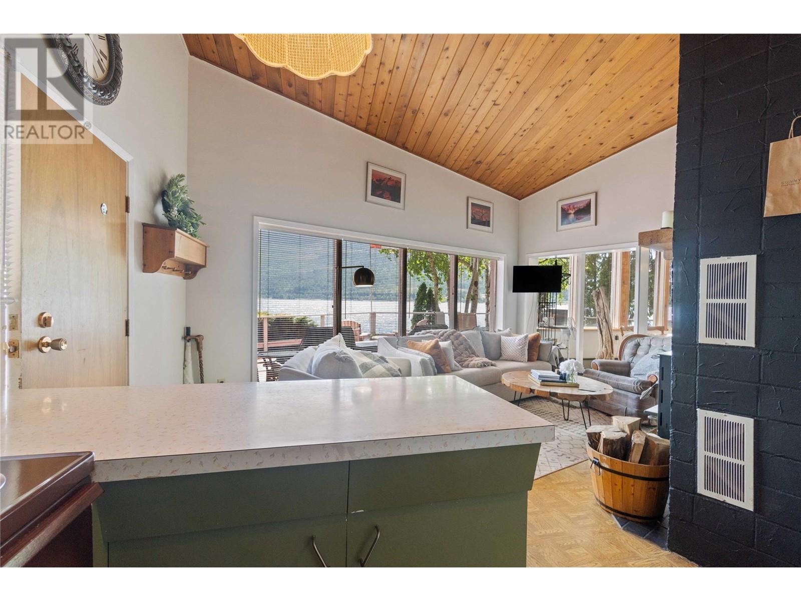 4750 Sunnybrae Canoe Point Road, Tappen