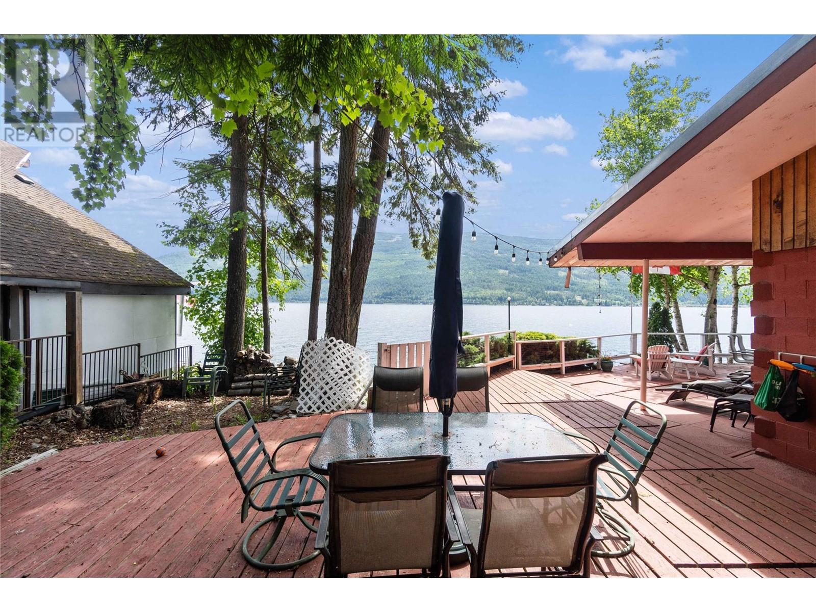 4750 Sunnybrae Canoe Point Road, Tappen
