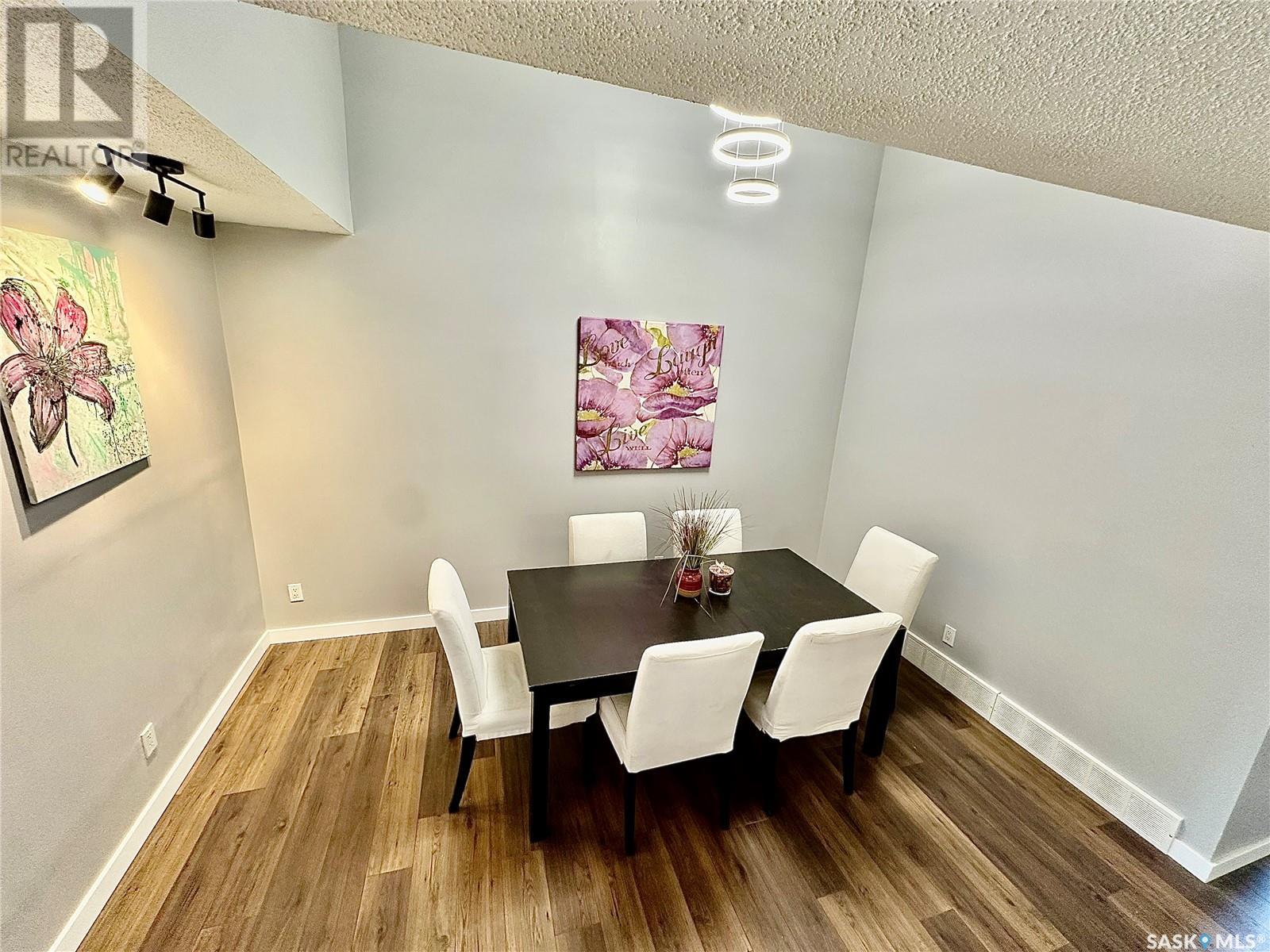 Single Family House 3 Level for Sale in E  Lincoln DRIVE Regina 