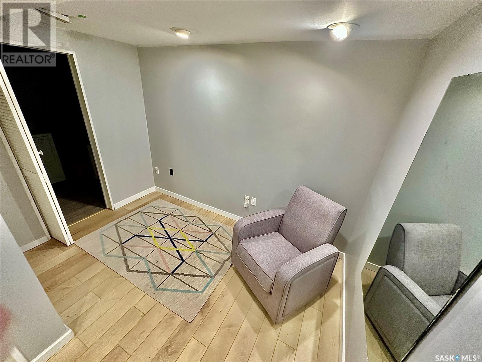 Single Family House 3 Level for Sale in E  Lincoln DRIVE Regina 