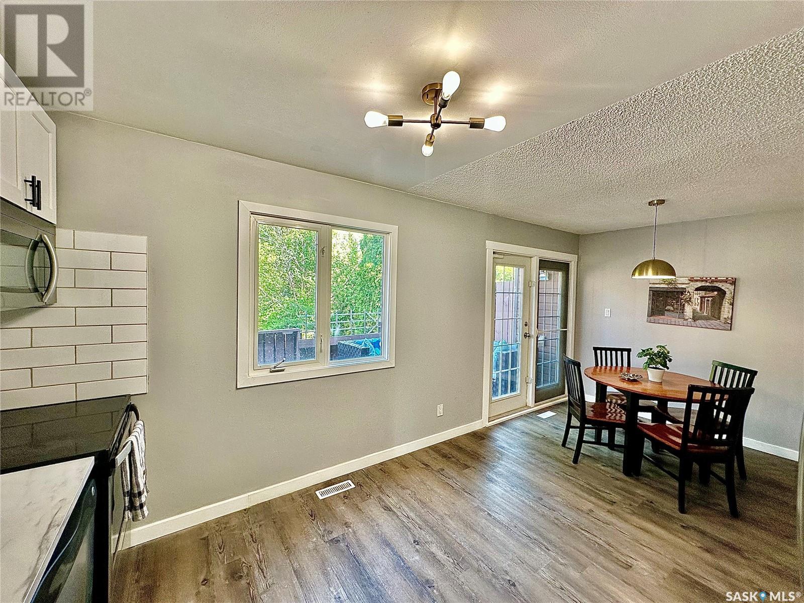 Single Family House 3 Level for Sale in E  Lincoln DRIVE Regina 