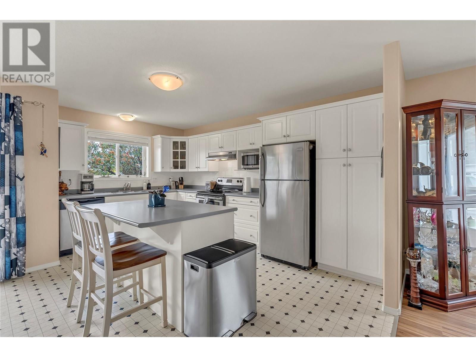  514 RED WING Drive, Penticton