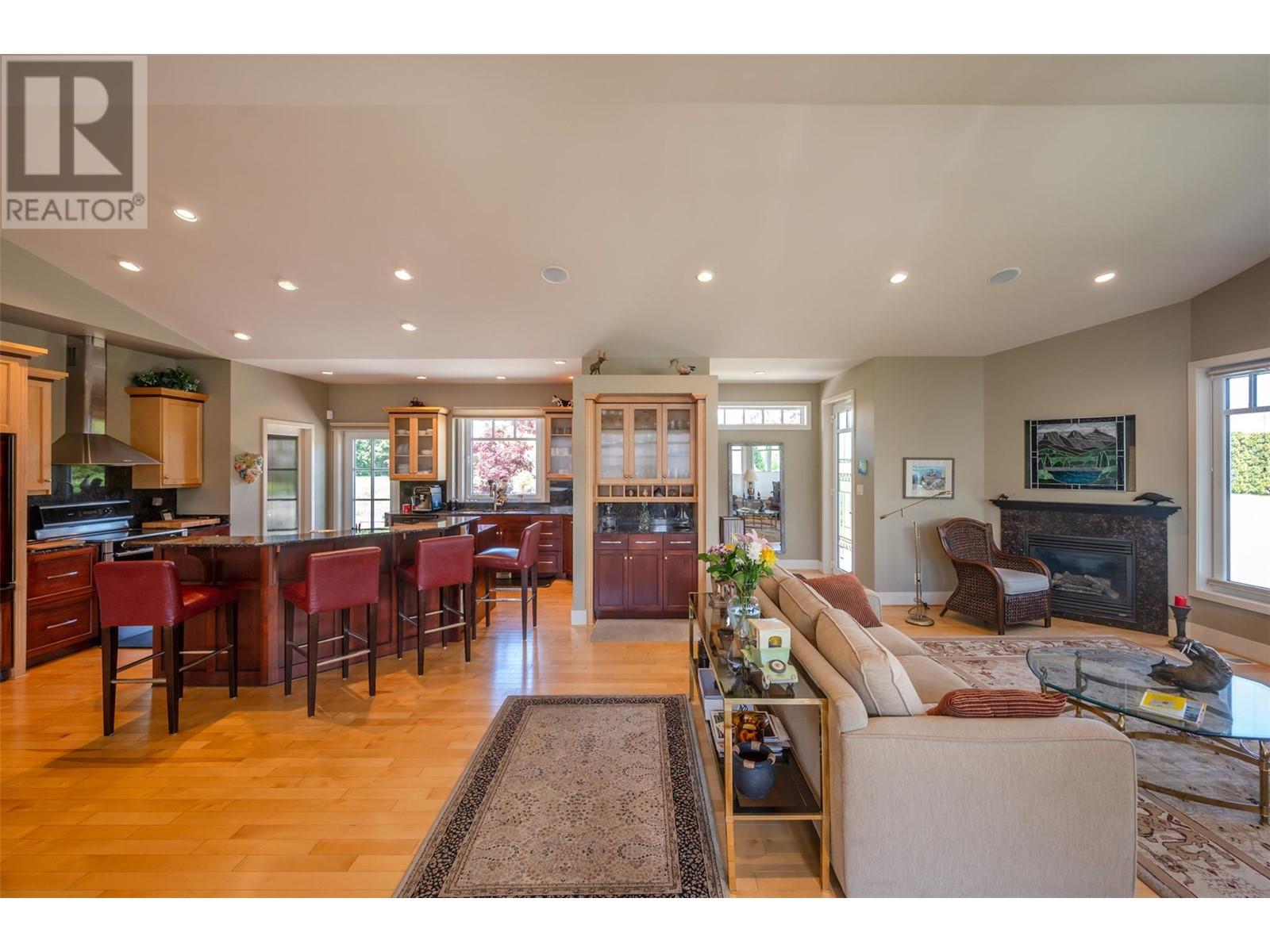  11404 Walters Road, Summerland