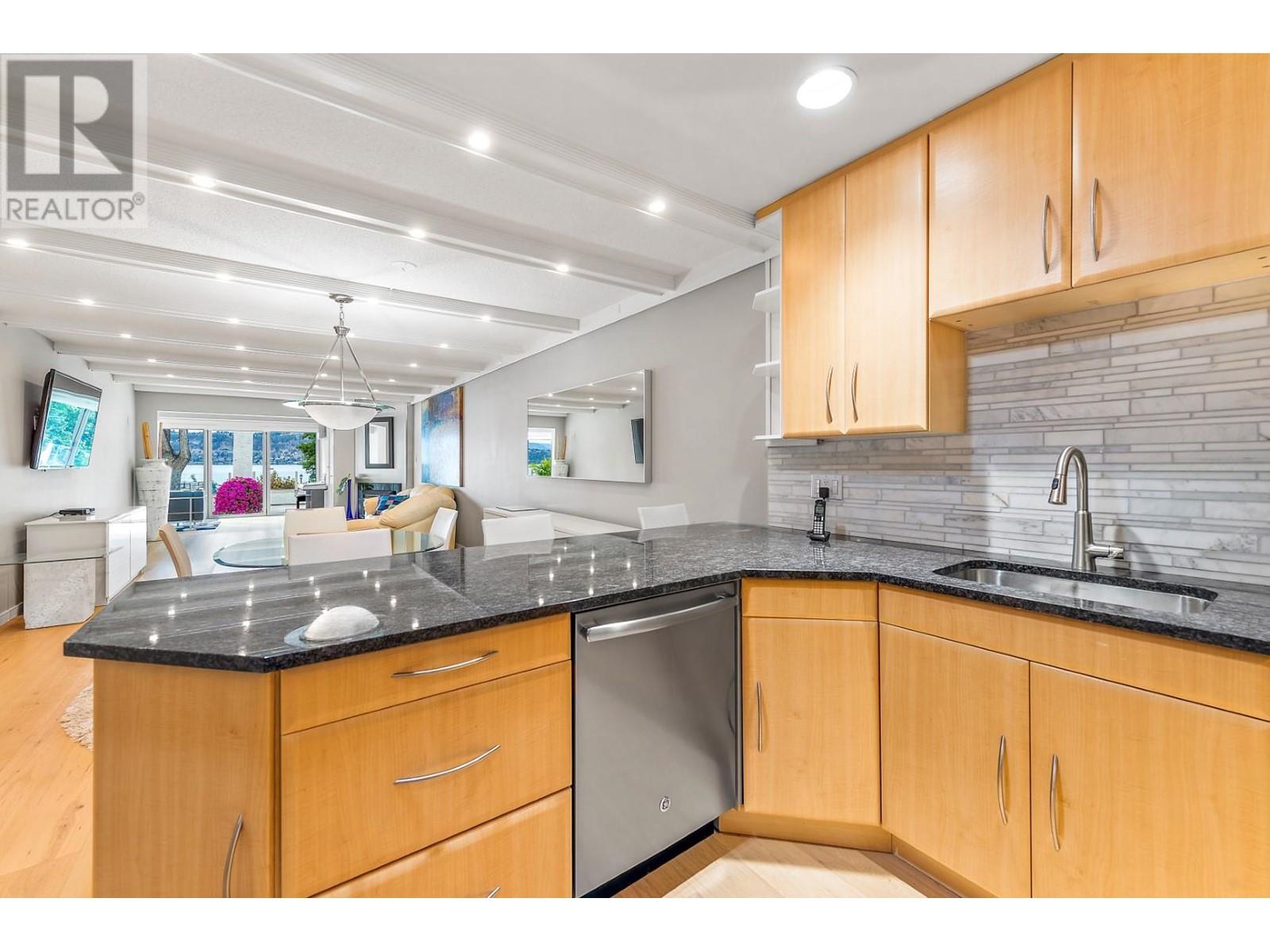208 2900 Abbott Street, Kelowna