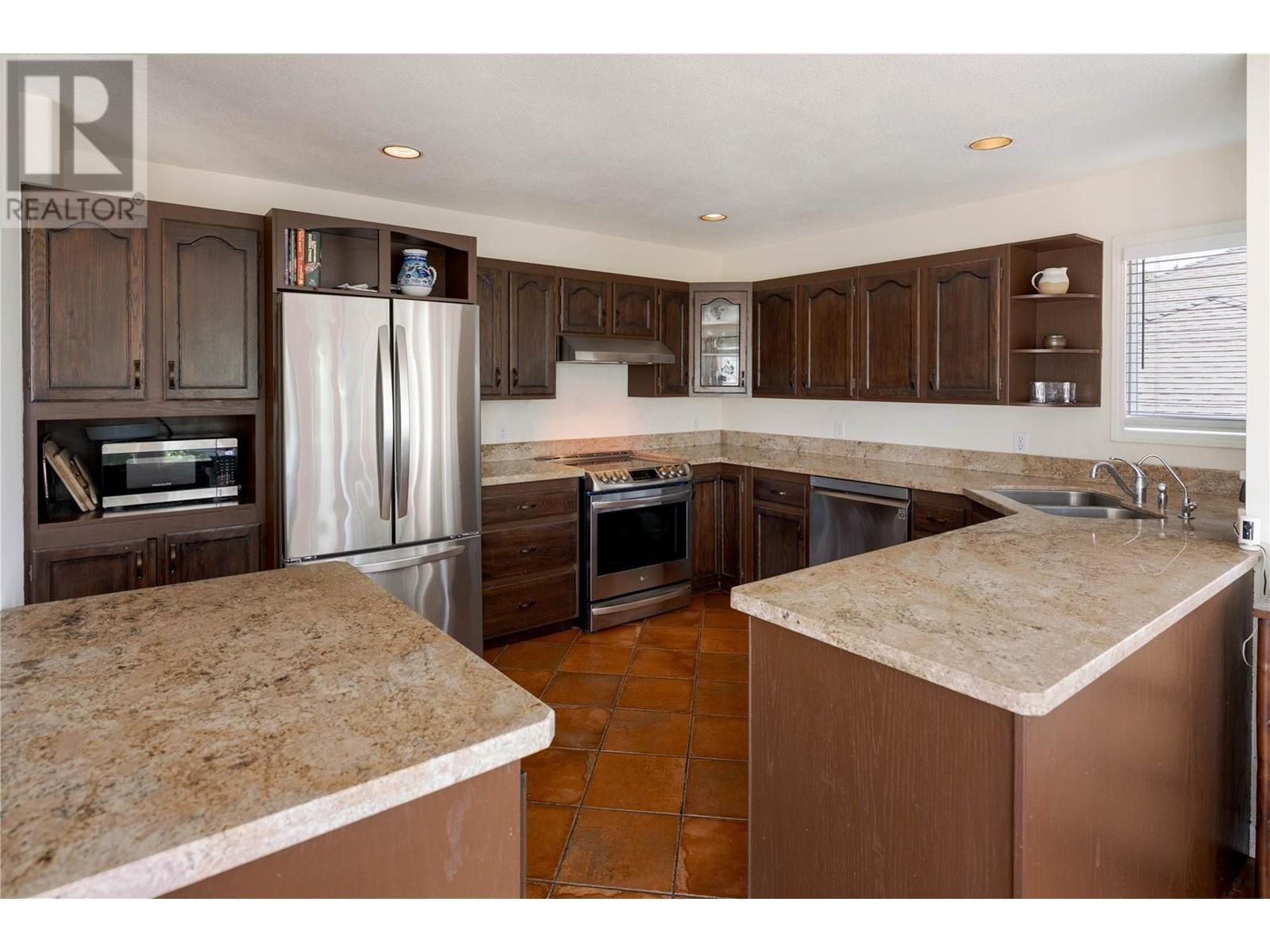  740 ROYAL PINE Drive, Kelowna