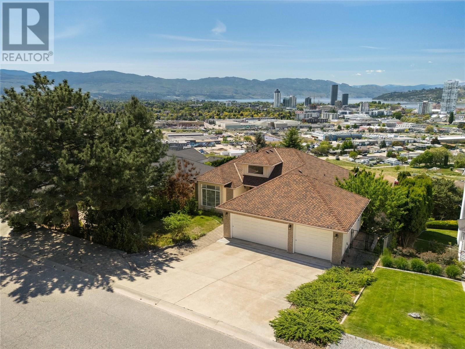 Photo 13 of 740 Royal Pine Drive, Kelowna BC