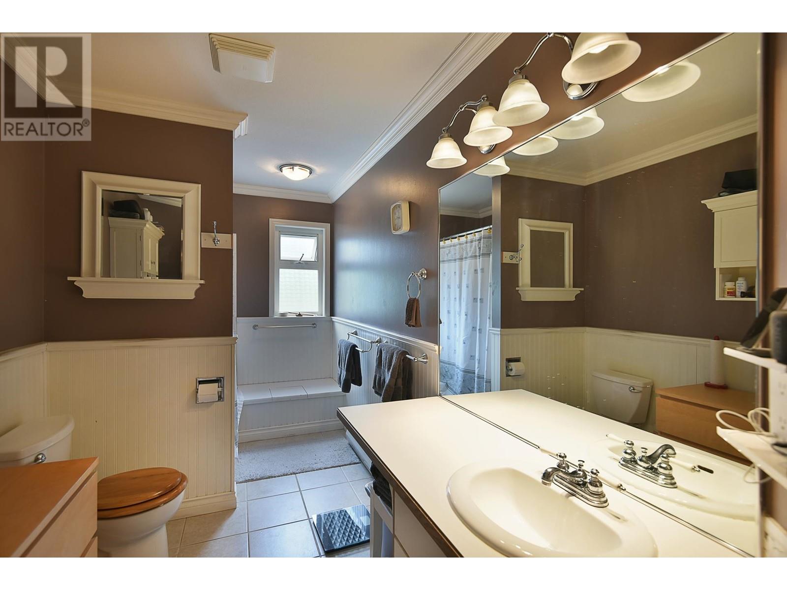 1377 ROBERTS CREEK ROAD, Roberts Creek