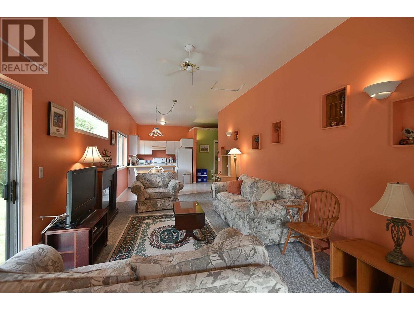 1377 ROBERTS CREEK ROAD, Roberts Creek