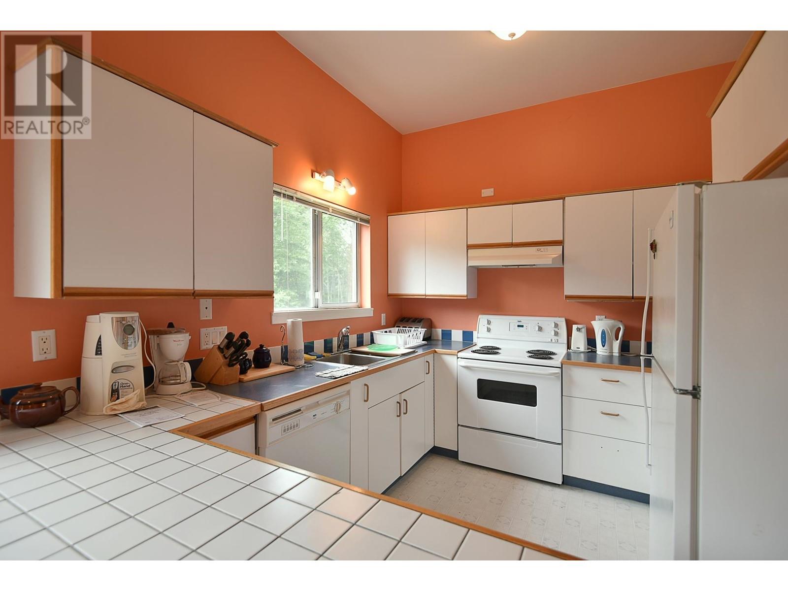 1377 ROBERTS CREEK ROAD, Roberts Creek