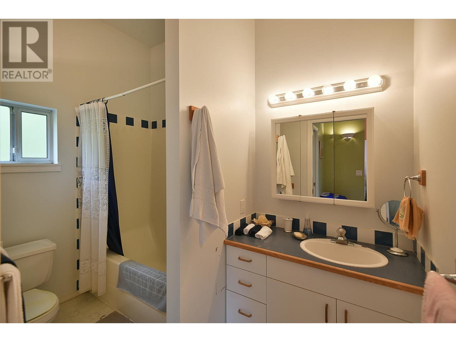 1377 ROBERTS CREEK ROAD, Roberts Creek