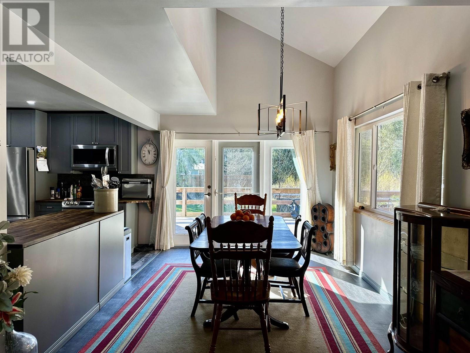 2301 MACKENZIE 20 HIGHWAY - 17