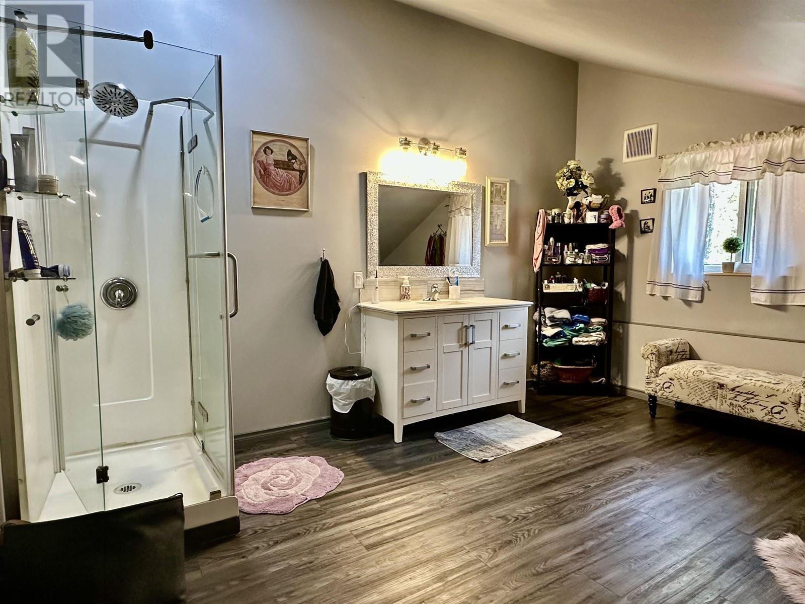 2301 MACKENZIE 20 HIGHWAY - 29