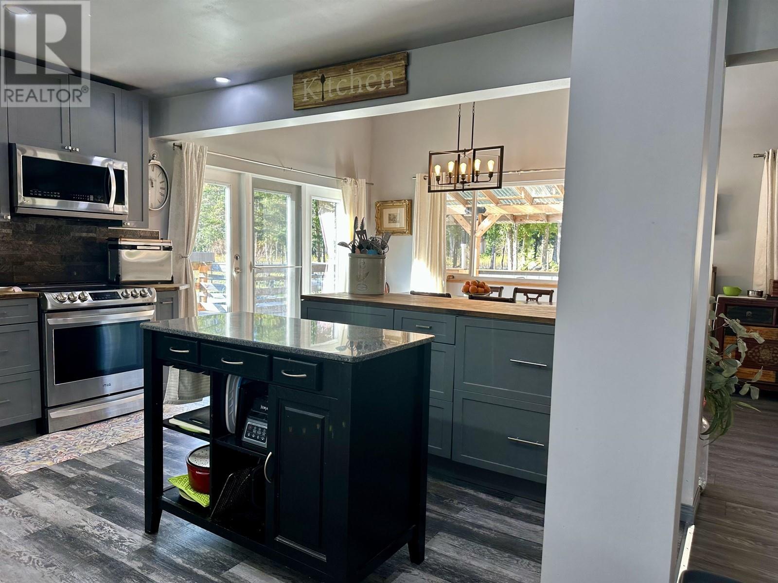 2301 MACKENZIE 20 HIGHWAY - 15