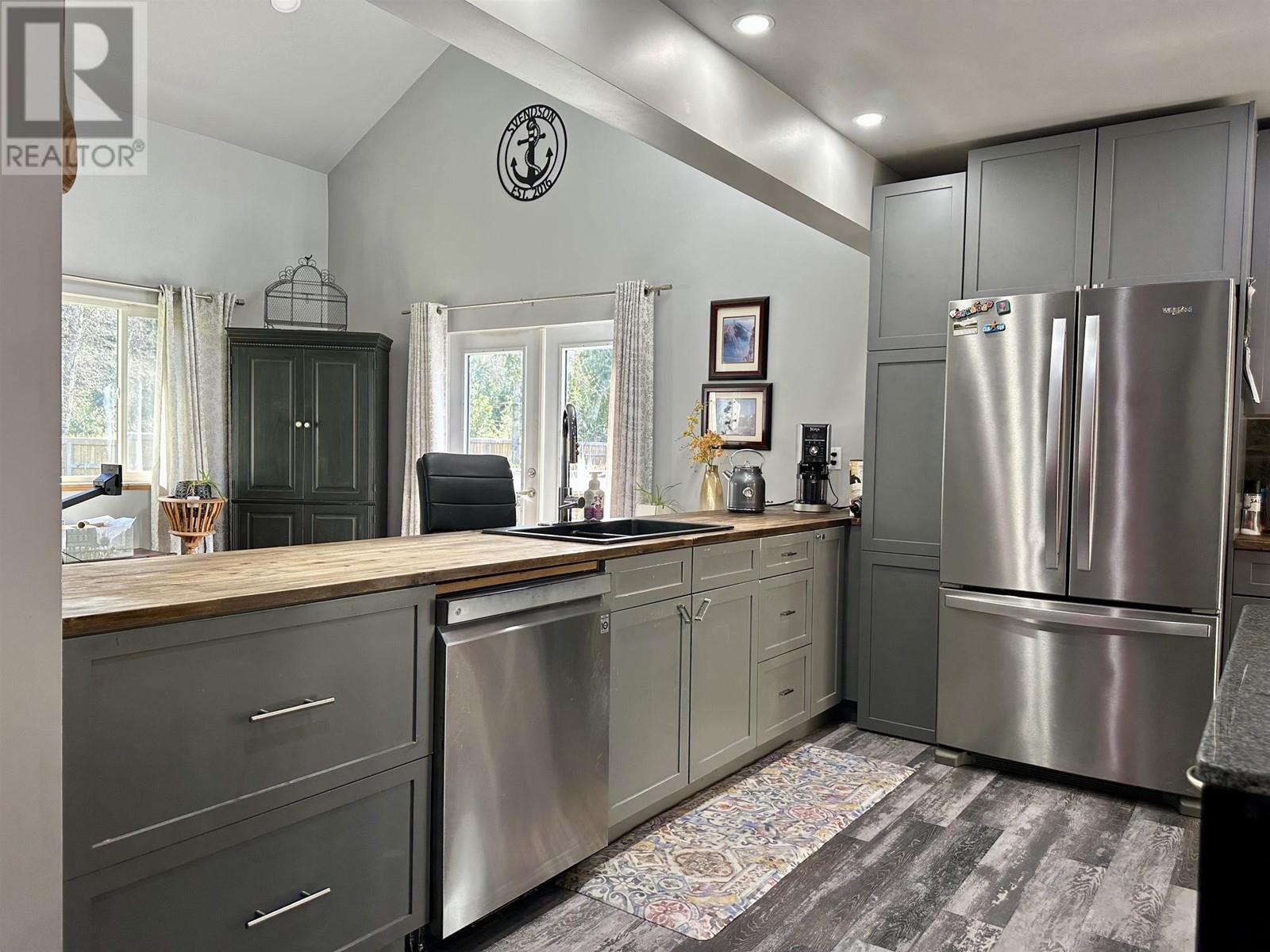 2301 MACKENZIE 20 HIGHWAY - 19