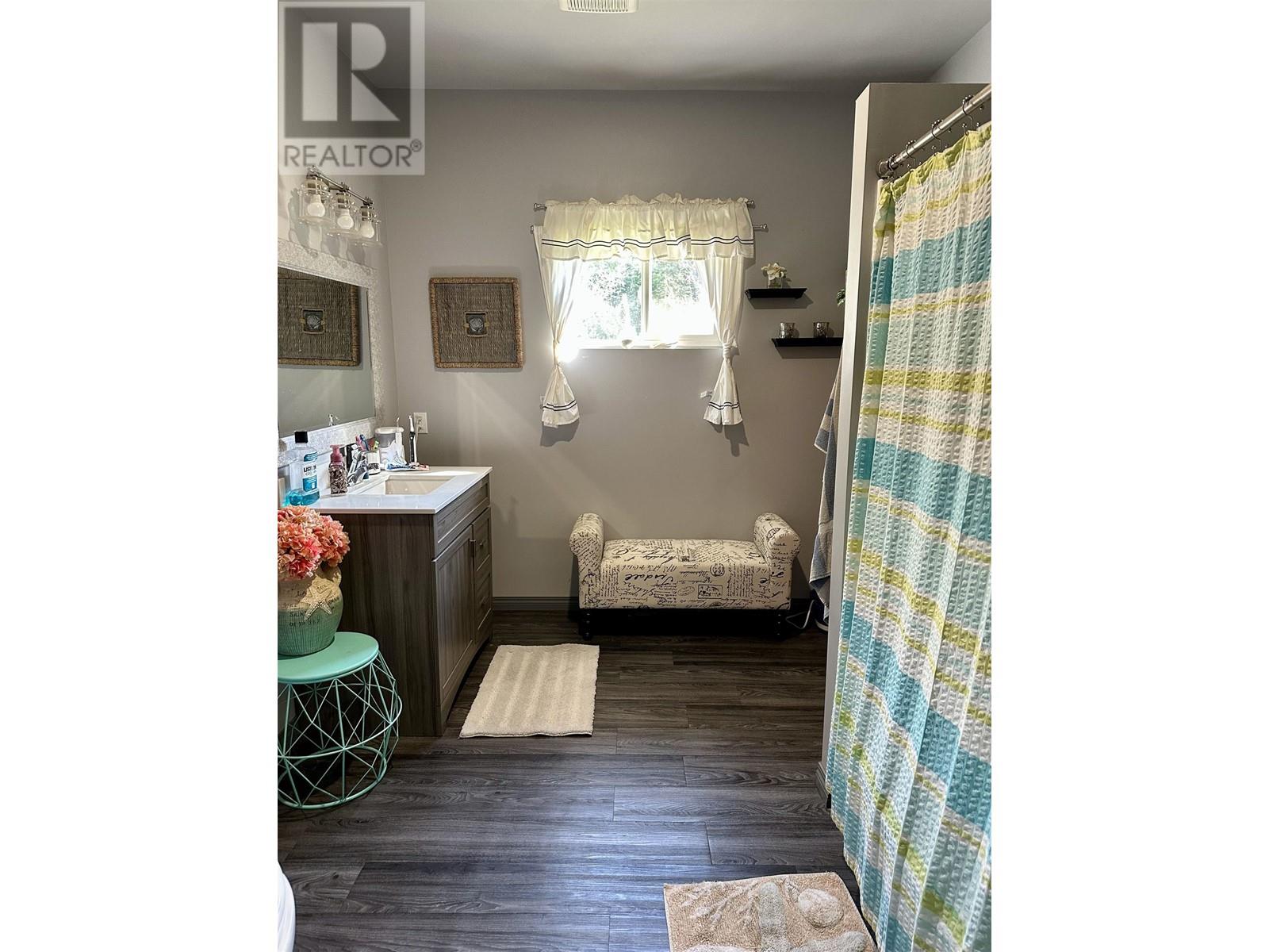 2301 MACKENZIE 20 HIGHWAY - 24