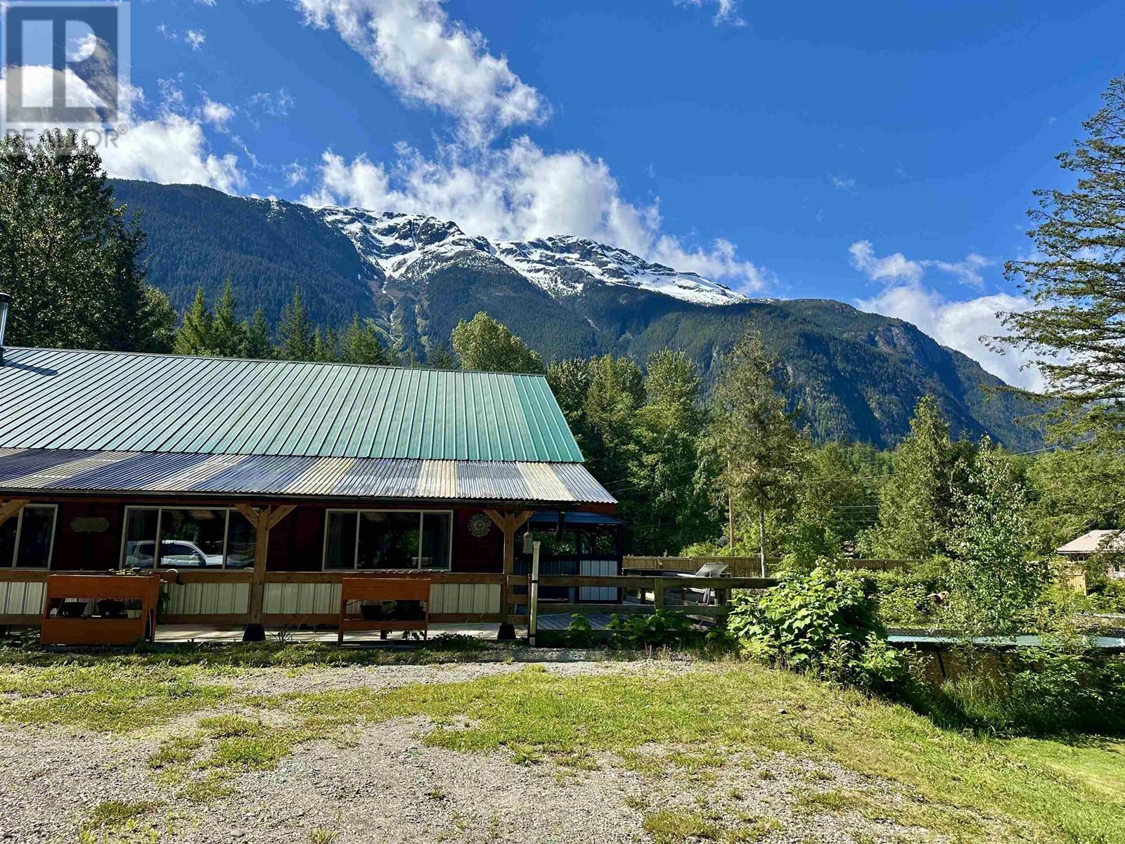 2301 MACKENZIE 20 HIGHWAY - 33