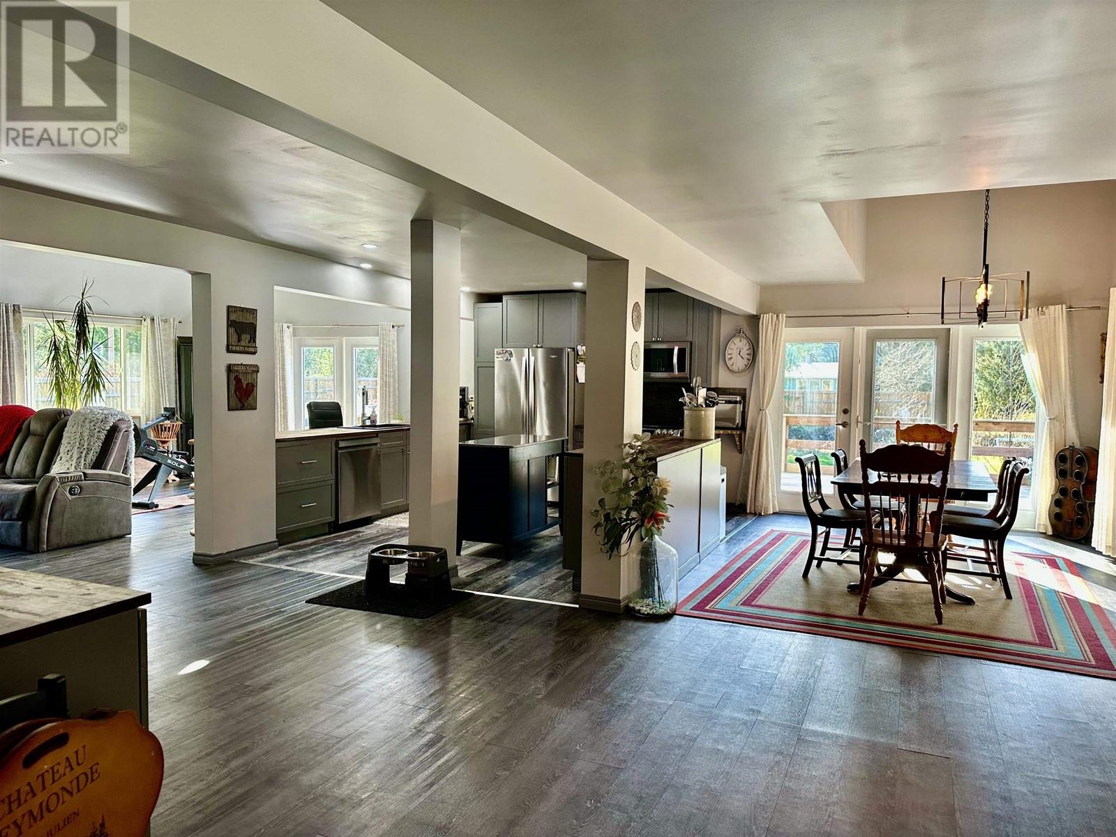 2301 MACKENZIE 20 HIGHWAY - 11