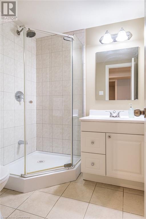Photo 39 of 330 Strathcona Drive, Burlington ON
