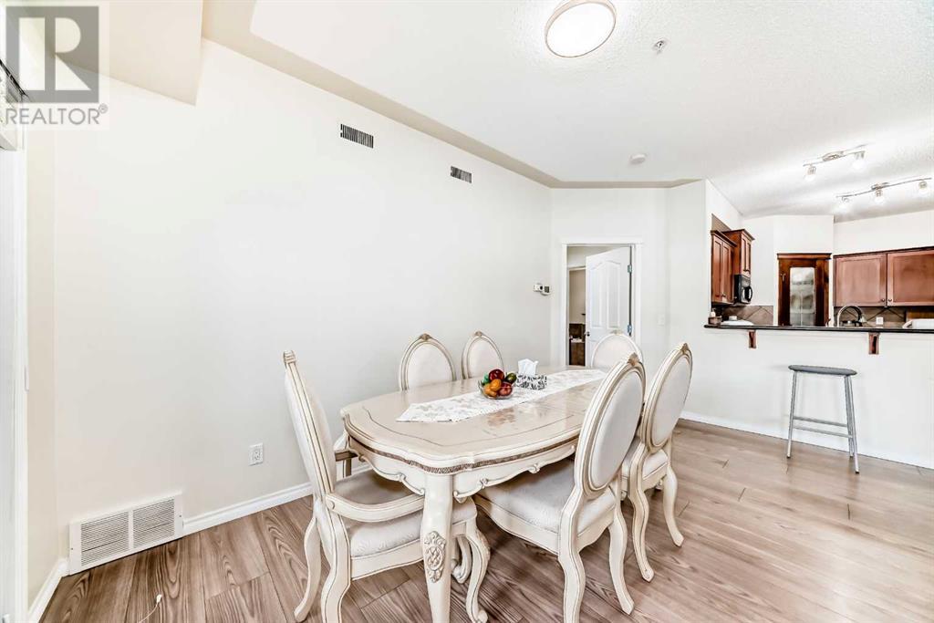Single Family House for Sale in   Sierra Morena Landing SW Signal Hill Calgary 