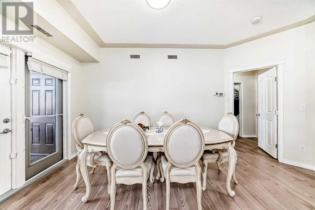 Single Family House for Sale in   Sierra Morena Landing SW Signal Hill Calgary 
