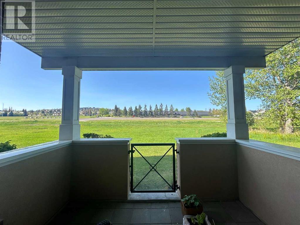 Single Family House for Sale in   Sierra Morena Landing SW Signal Hill Calgary 