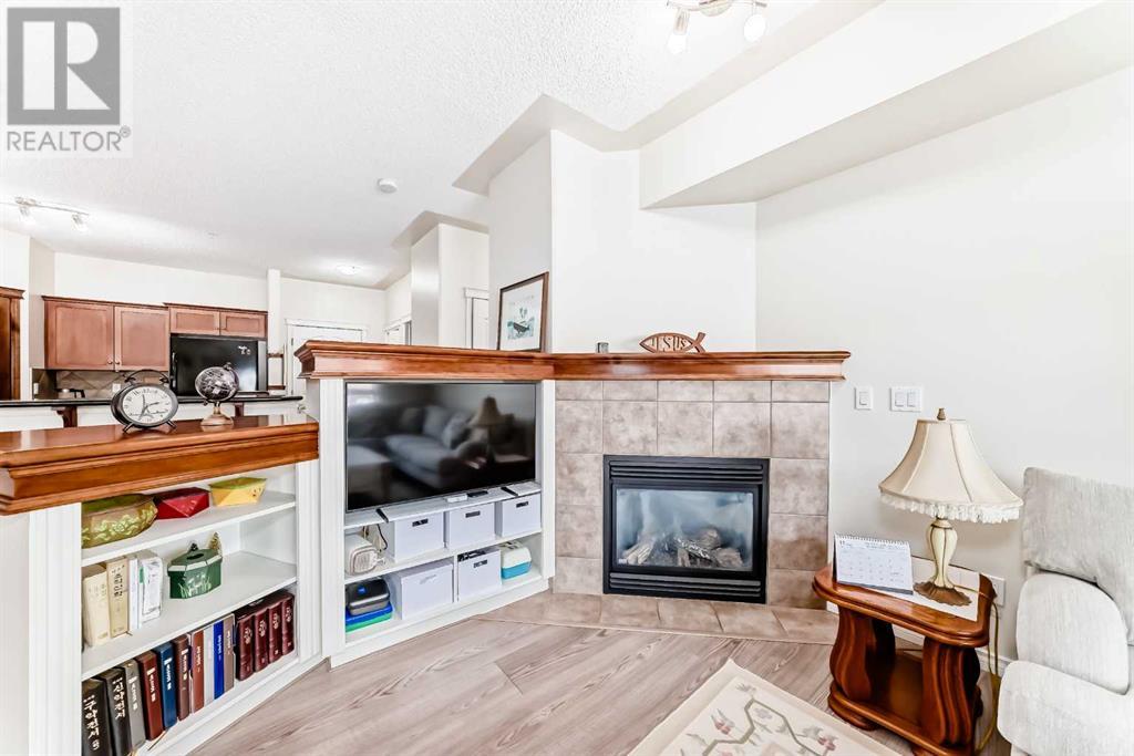 Single Family House for Sale in   Sierra Morena Landing SW Signal Hill Calgary 