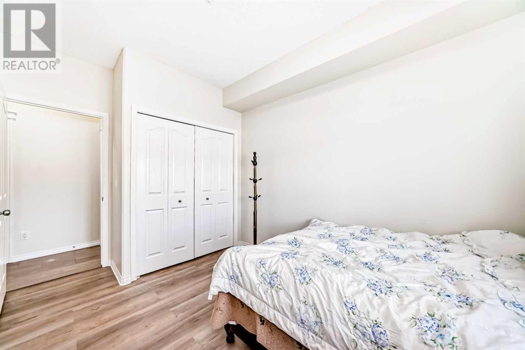 Single Family House for Sale in   Sierra Morena Landing SW Signal Hill Calgary 