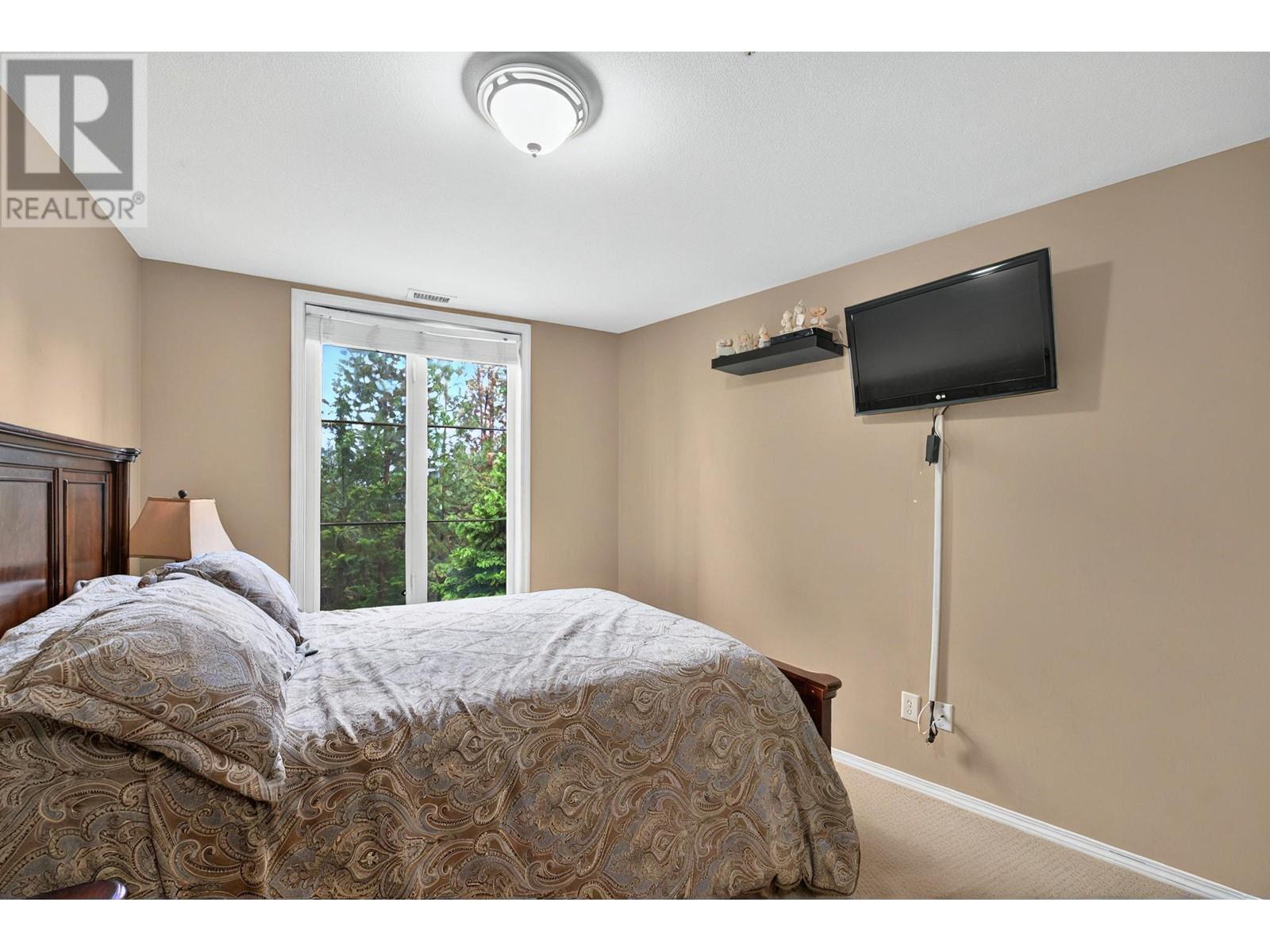2206 1873 Country Club Drive, Kelowna