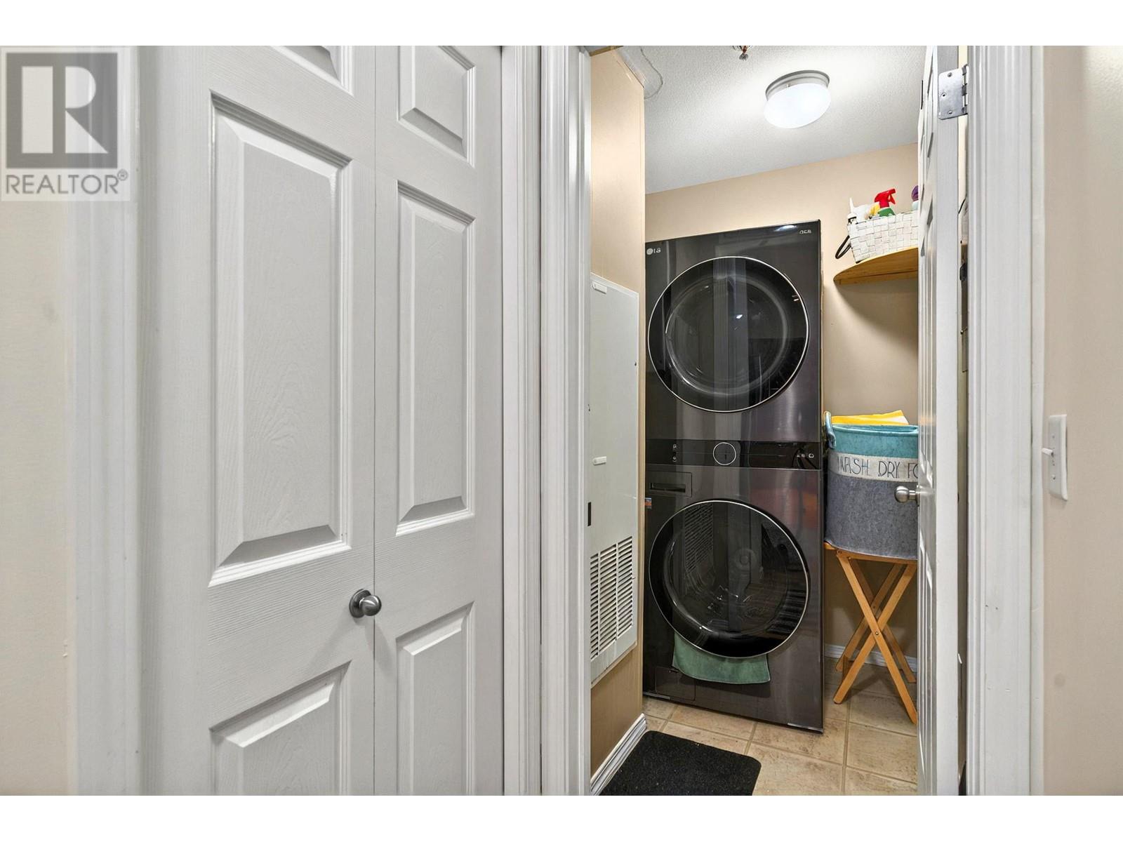 2206 1873 Country Club Drive, Kelowna