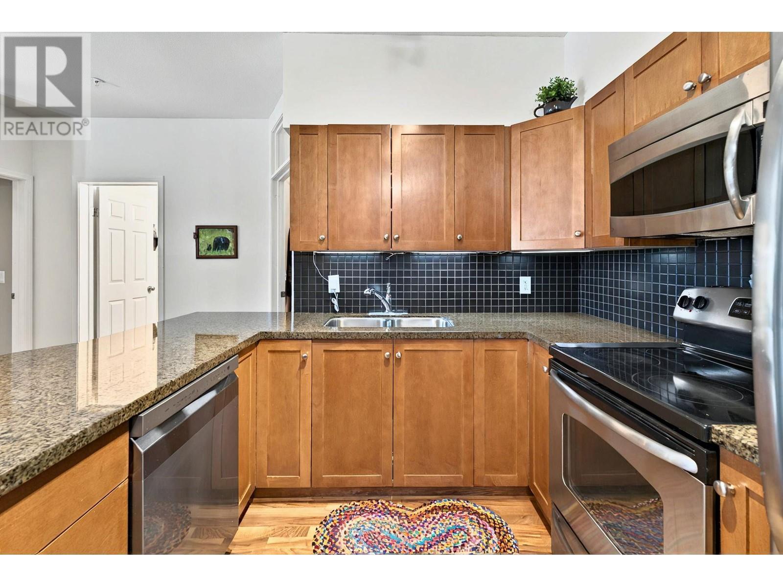 2206 1873 Country Club Drive, Kelowna