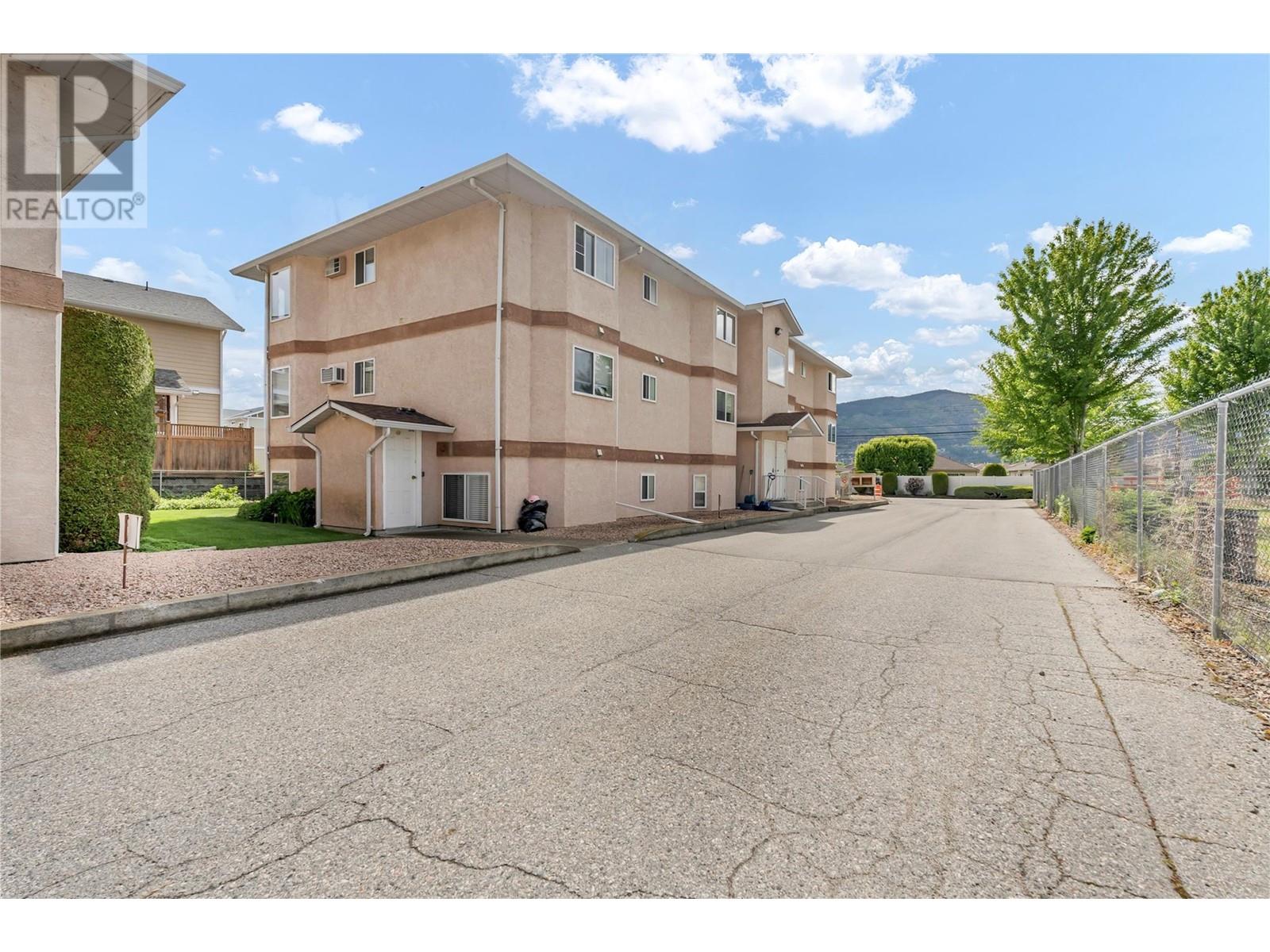 5 3322 SOUTH MAIN Street, Penticton