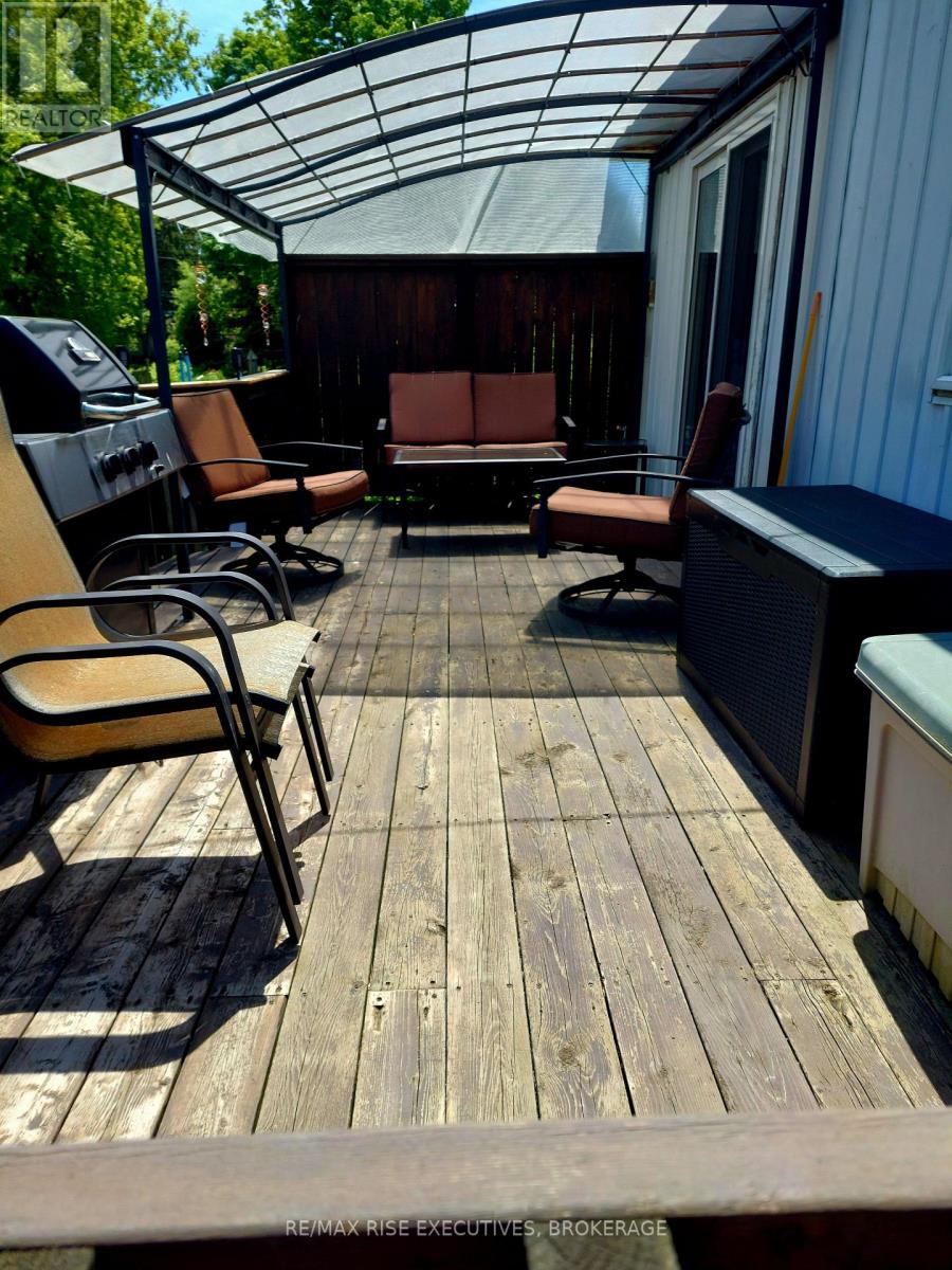 Photo 8 of 475 Henrietta Street, Gananoque ON