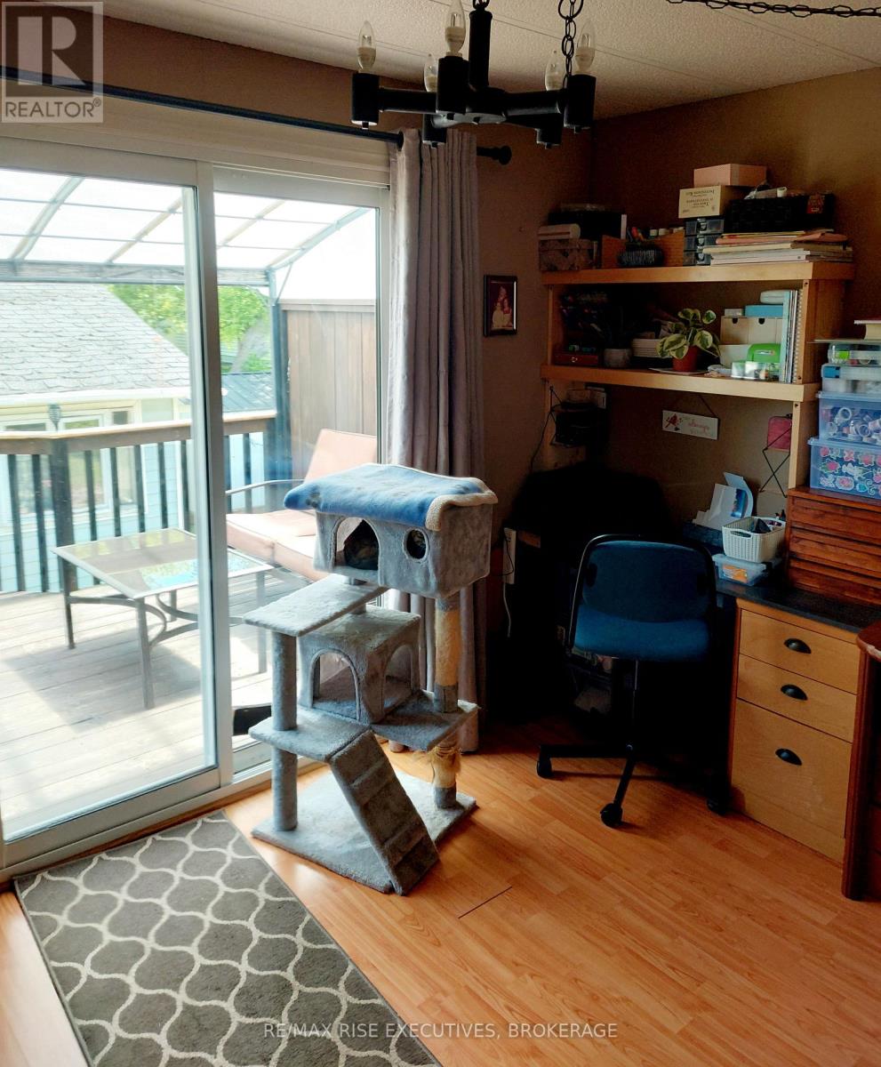 Photo 15 of 475 Henrietta Street, Gananoque ON