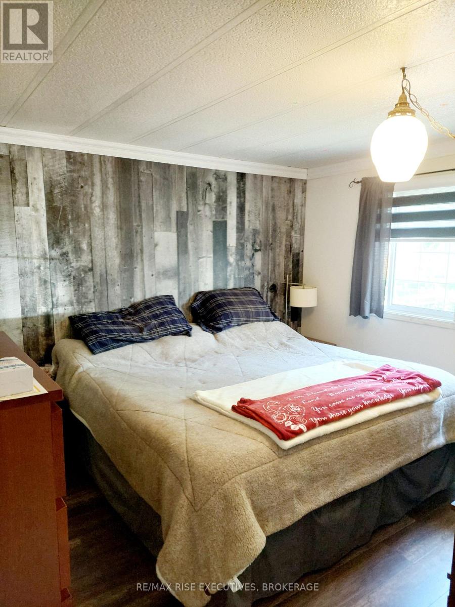 Photo 16 of 475 Henrietta Street, Gananoque ON