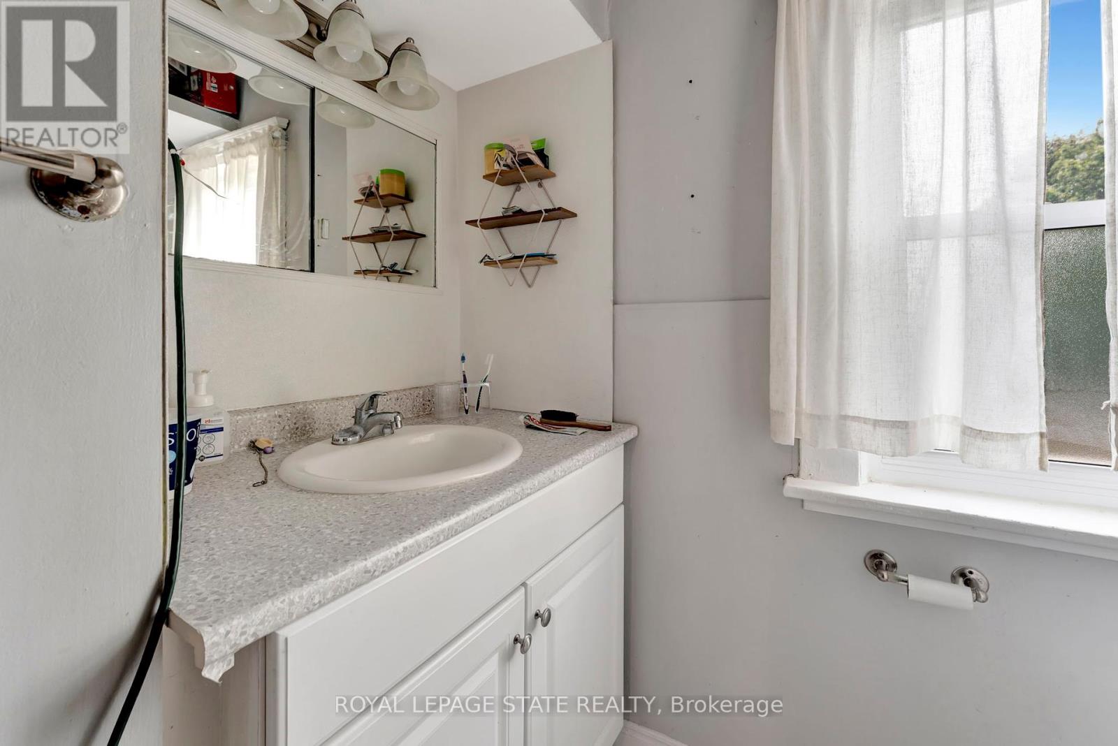 Photo 15 of 237 Marlborough Street, Brantford ON