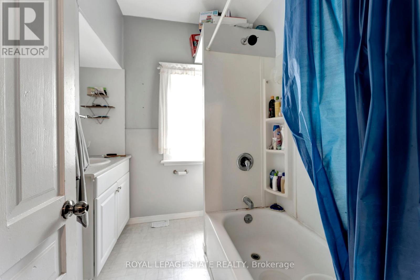 Photo 16 of 237 Marlborough Street, Brantford ON