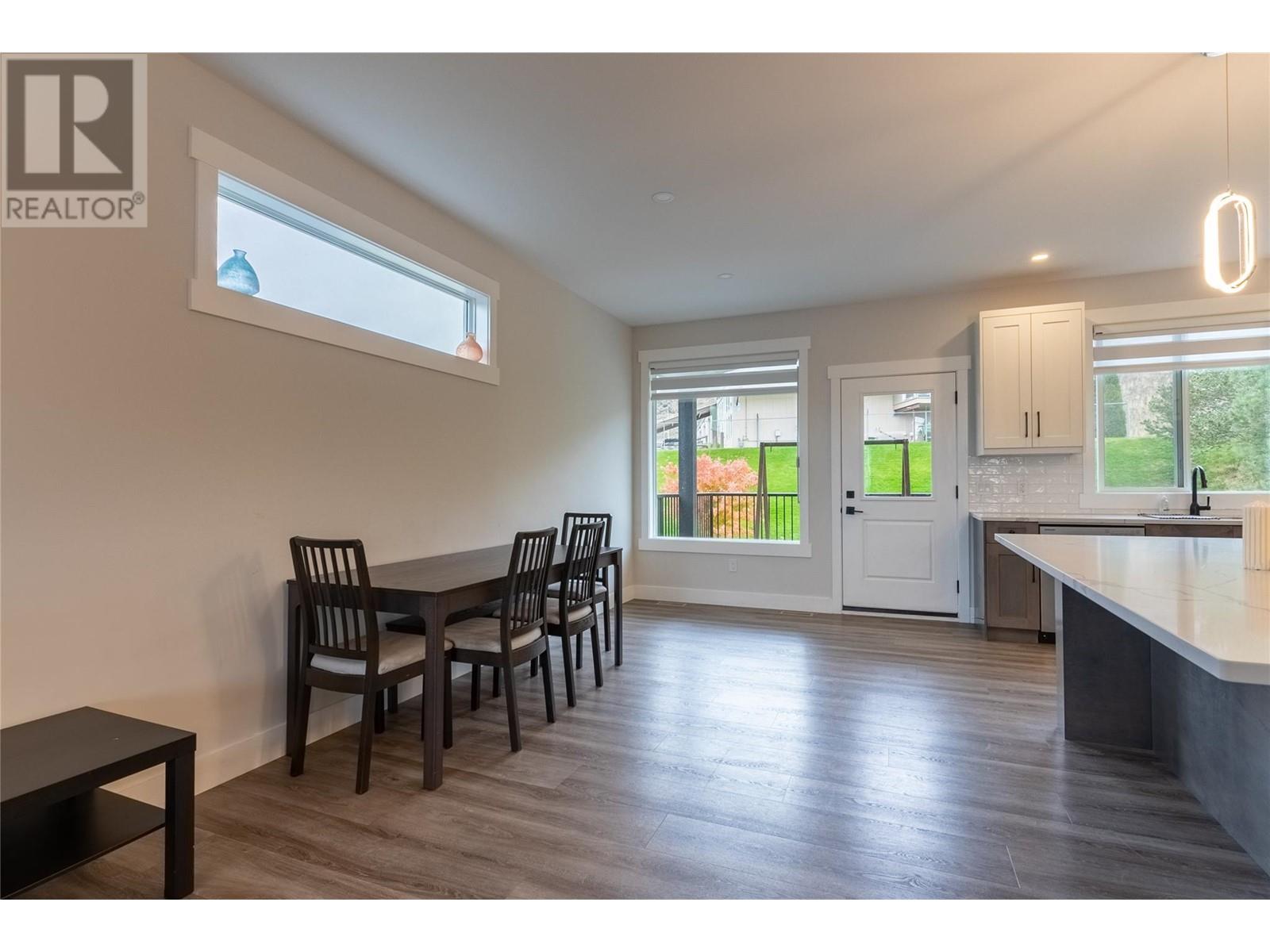 1097 EDGEHILL Place, Kamloops