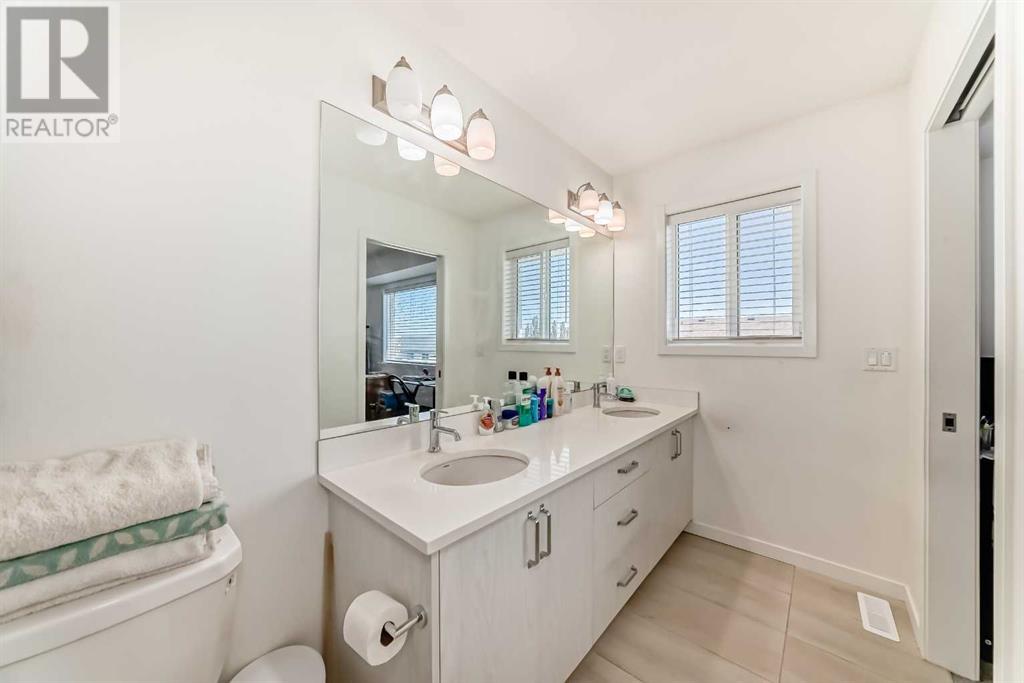 Single Family House for Sale in  Copperstone Manor SE Copperfield Calgary 