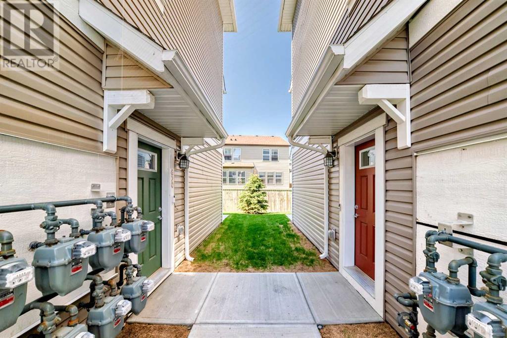 Single Family House for Sale in  Copperstone Manor SE Copperfield Calgary 