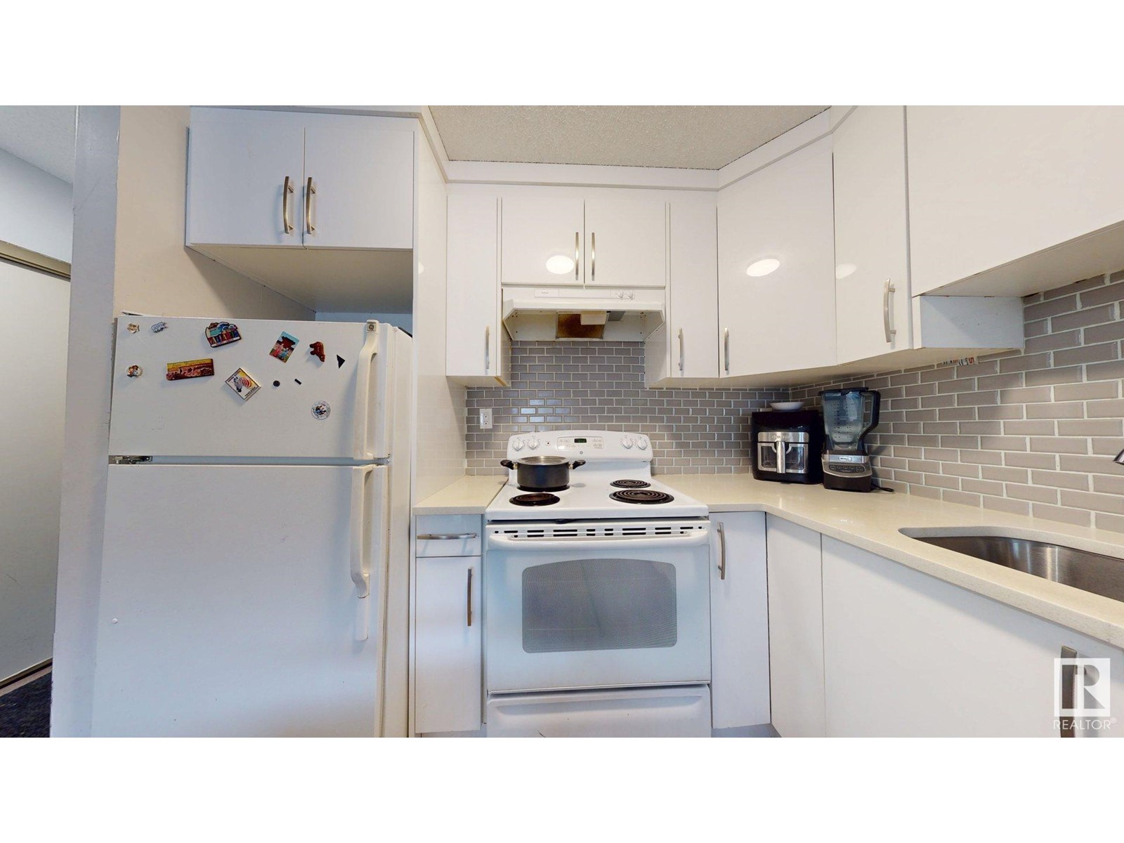 Photo 9 of 209 2620 Mill Woods E Nw, Edmonton AB