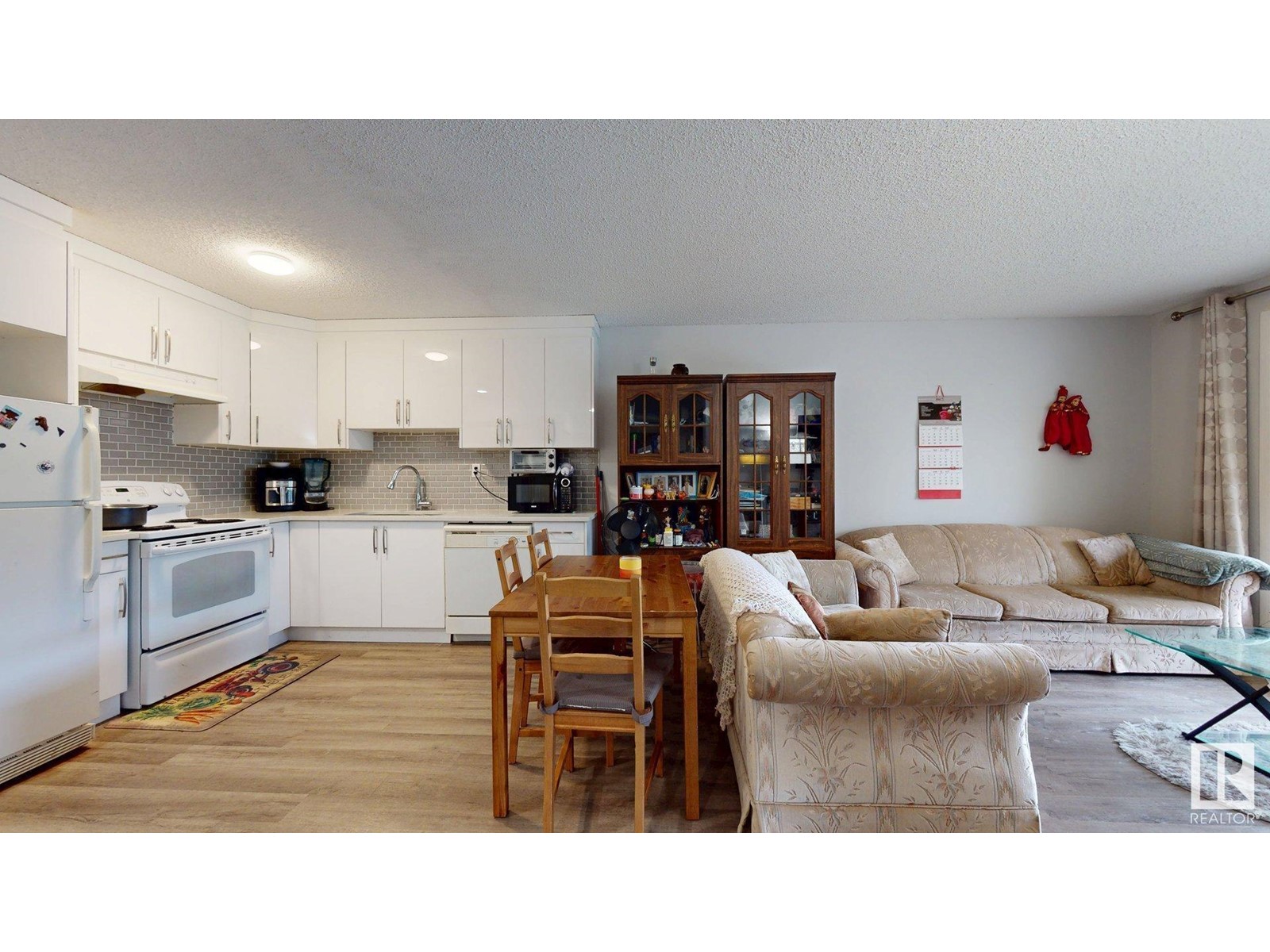 Photo 13 of 209 2620 Mill Woods E Nw, Edmonton AB