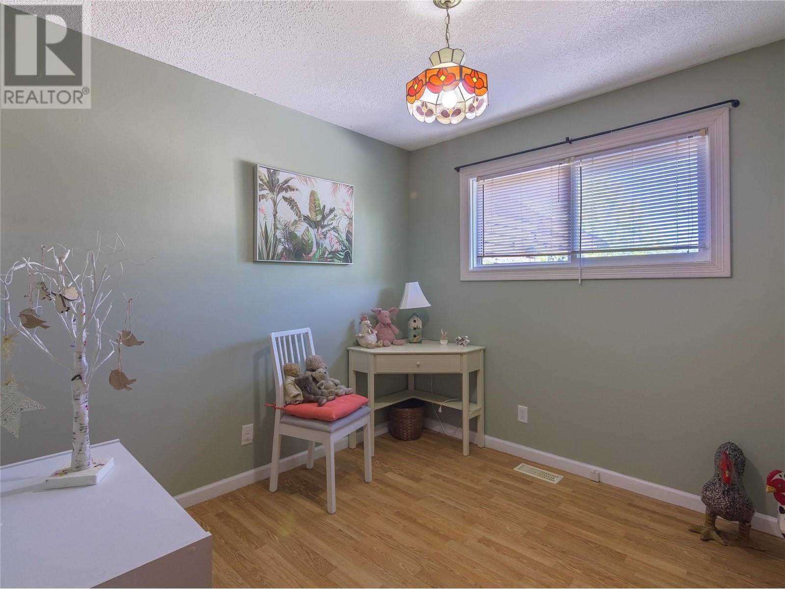  186 McPherson Crescent, Penticton