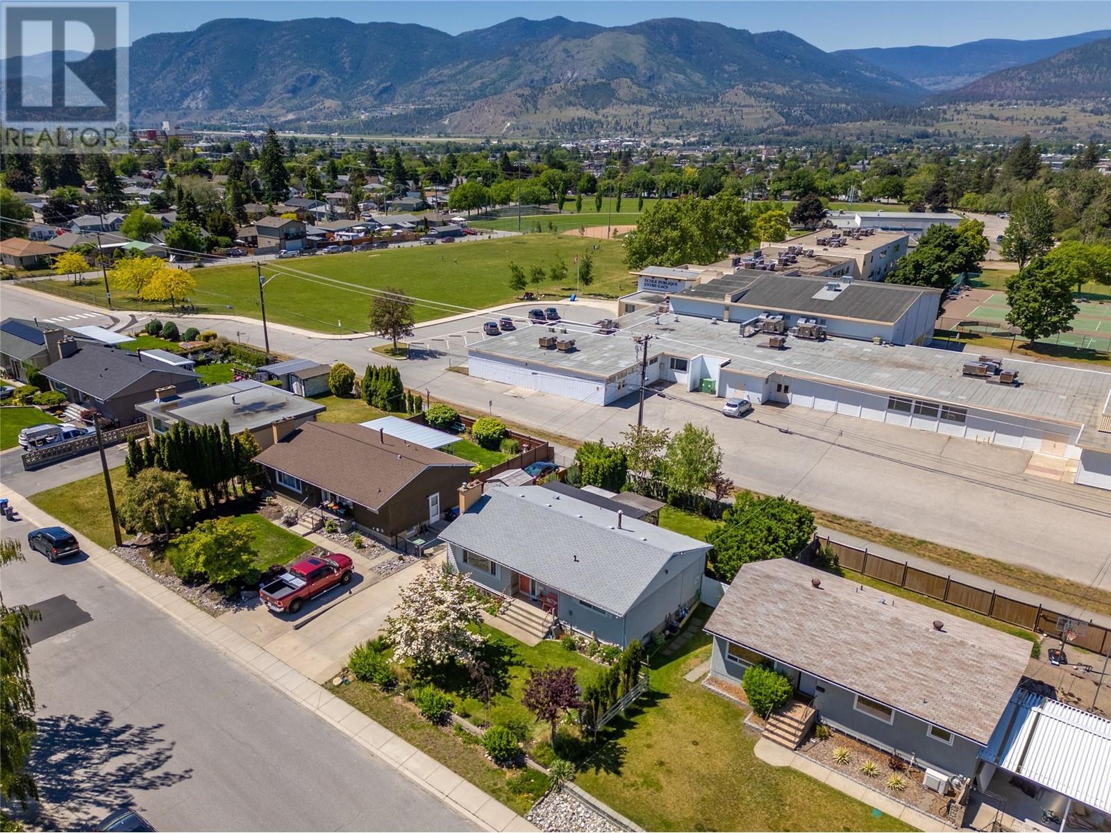  186 McPherson Crescent, Penticton