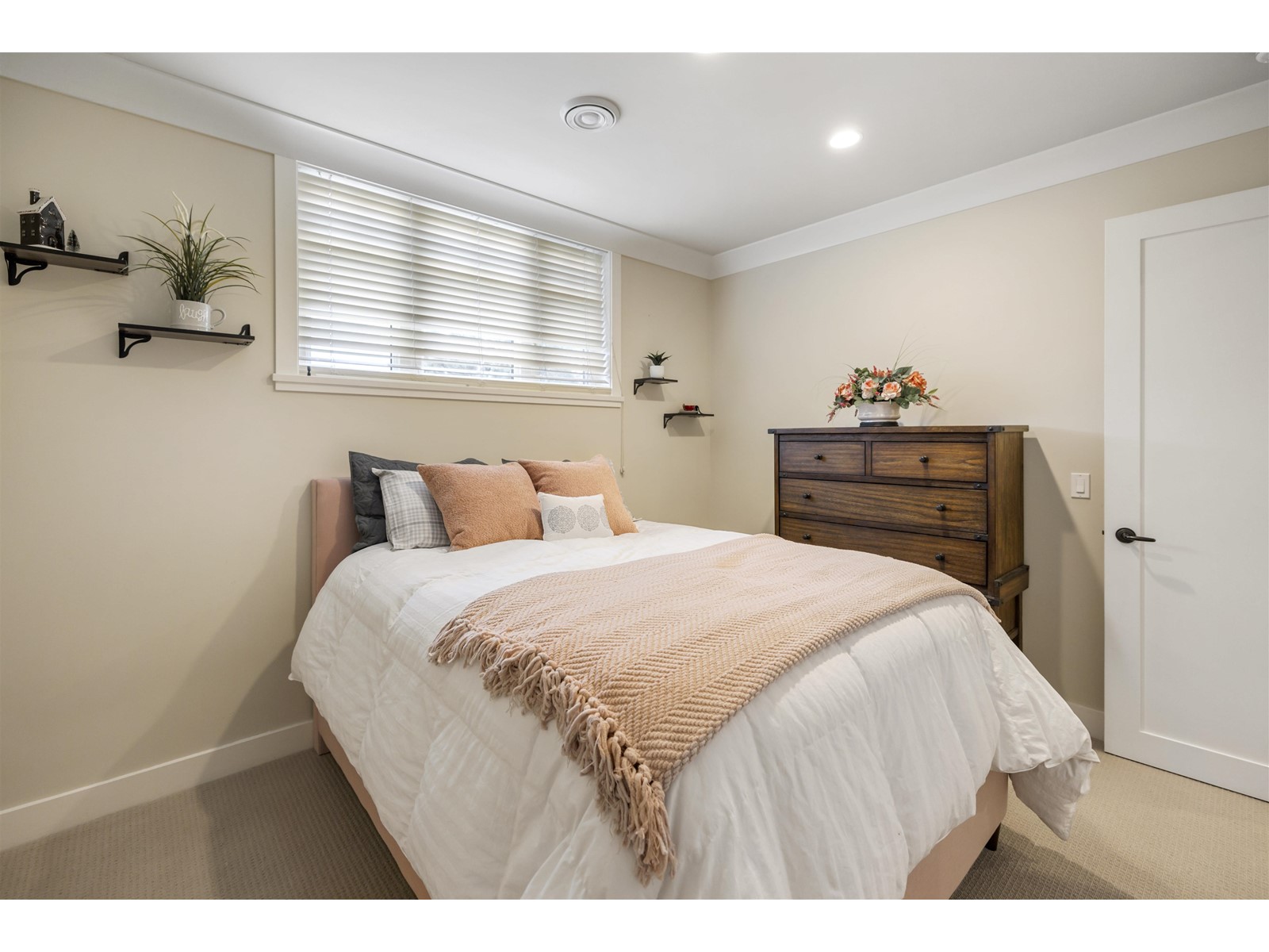 Photo 18 of 46 3109 161 Street, Surrey BC