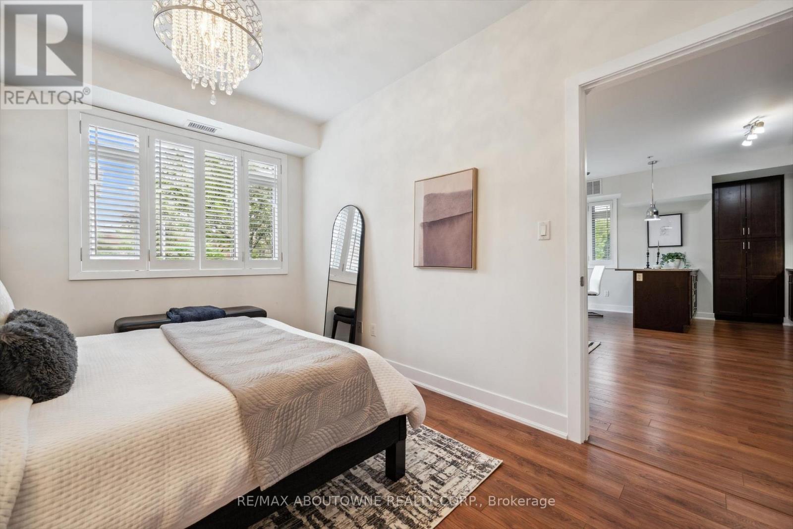 Photo 40 of 119 128 Garden Drive, Oakville ON