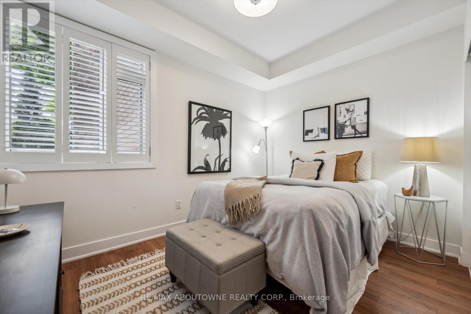 Photo 41 of 119 128 Garden Drive, Oakville ON