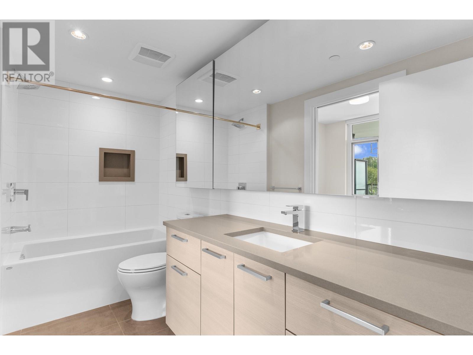 1306 8533 RIVER DISTRICT CROSSING, Vancouver real estate listing R3009171